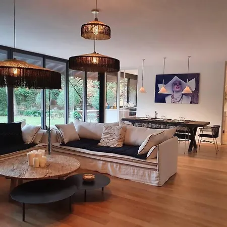 Paradise, 5 Suites Villa *