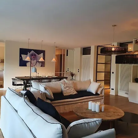 Paradise, 5 Suites Villa